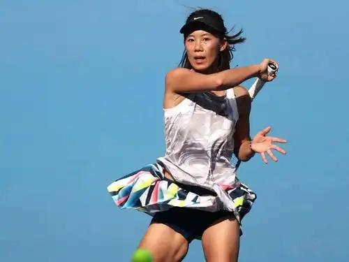 从长沙到湖州,同遇头号种子,从吞蛋到相持,杨一迪在进步