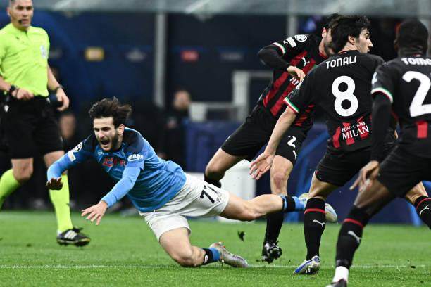 1681341703527062833.jpg fbsports-2连败没招了?奥西门缺阵那不勒斯被米兰击中要害