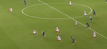 fb体育官网-【早报】准备罢训？莱万：我心已死只想离开拜仁！