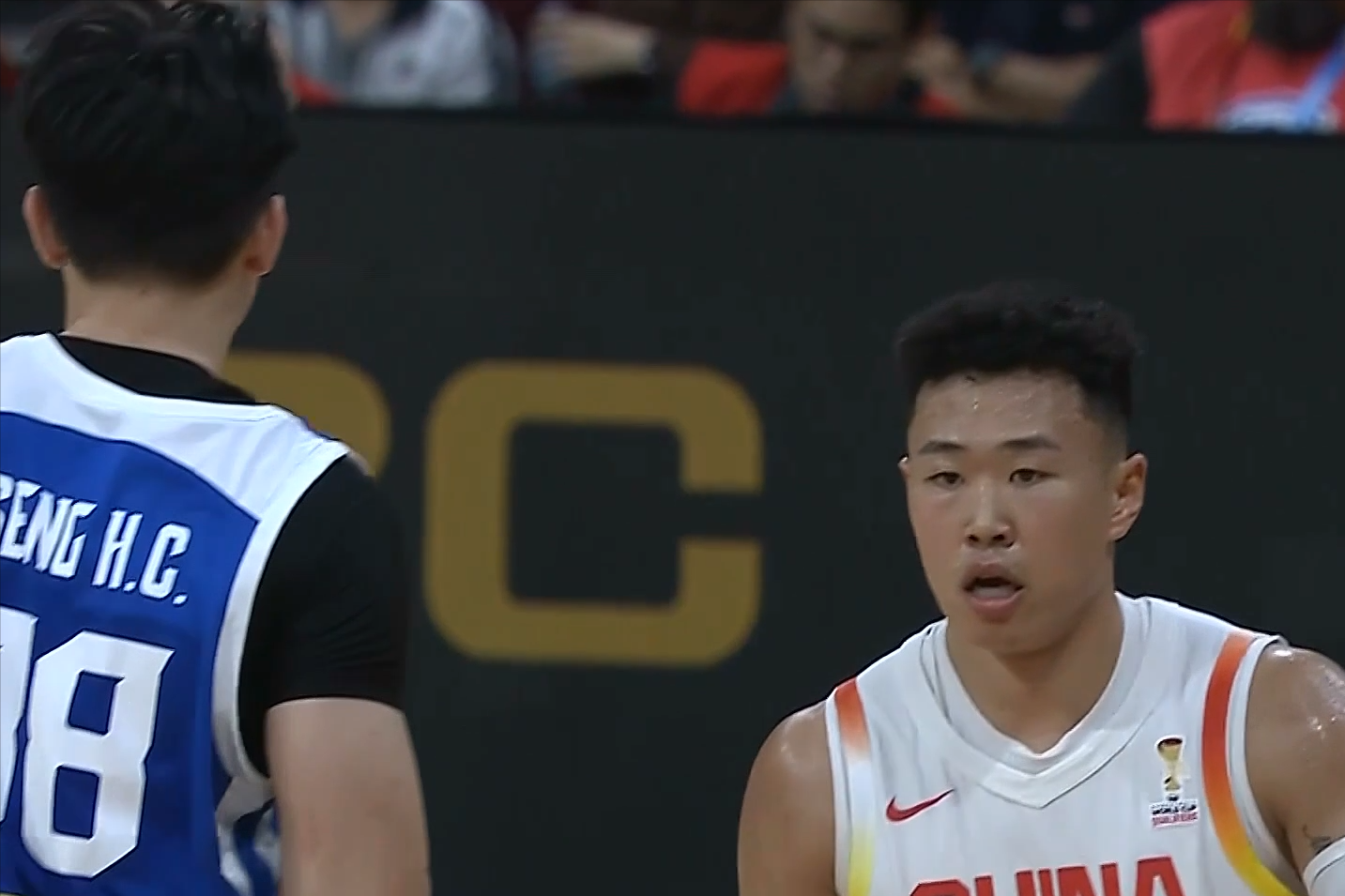 fb体育-中国男篮：余嘉豪9分半场得分王，奇兵6篮板，陈盈骏12分压赵继伟