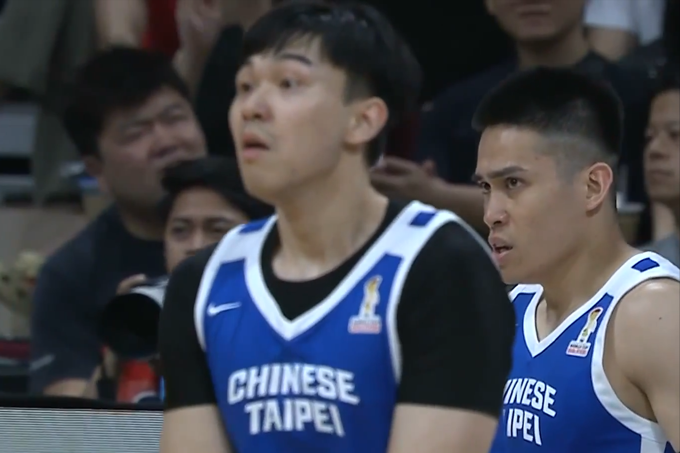 fb体育-中国男篮：余嘉豪9分半场得分王，奇兵6篮板，陈盈骏12分压赵继伟