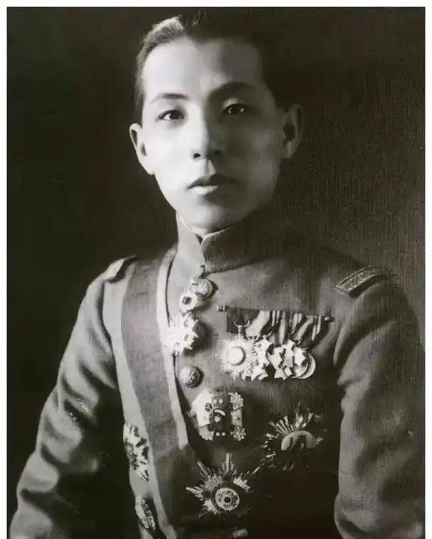 fb体育-张学良有糖尿病，得病后他的烟酒观，长寿秘诀让他活了101岁！