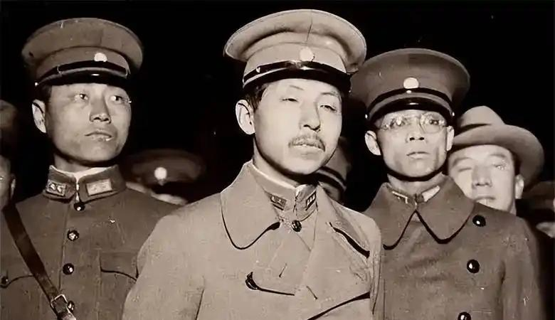 fb体育-张学良有糖尿病，得病后他的烟酒观，长寿秘诀让他活了101岁！