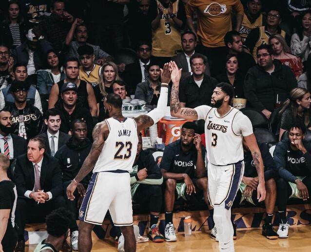 fb体育-【问答】安东尼·戴维斯是史上最强二当家吗？